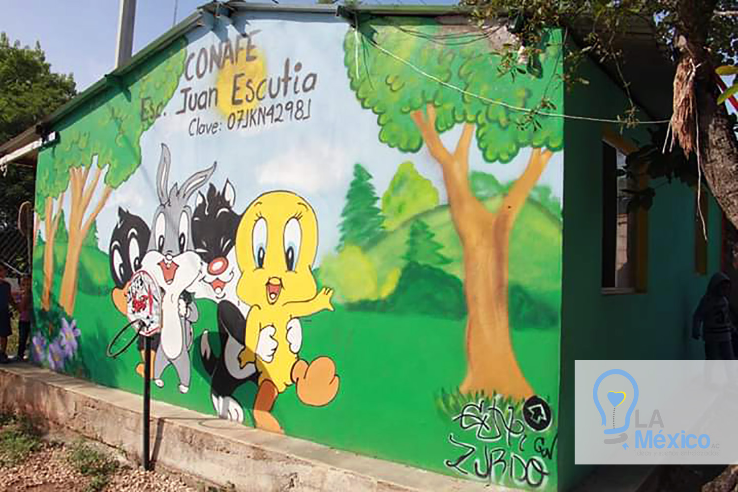 Entrega de libros en Primaria Juan Escutia